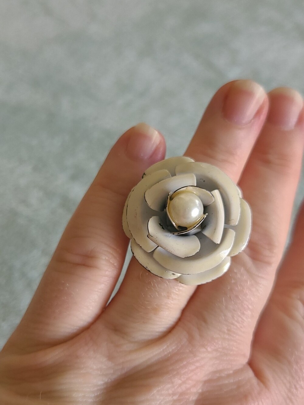 Vintage Metal White Floral Pearl Center Statement Ring